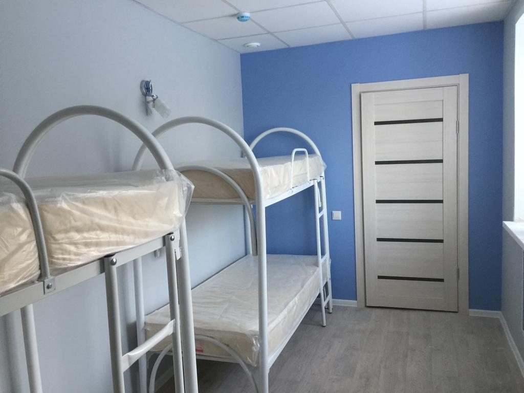 Номер (Спальное место на двухъярусной кровати в общем номере для мужчин и женщин) хостела Апрес-Ски, Губаха