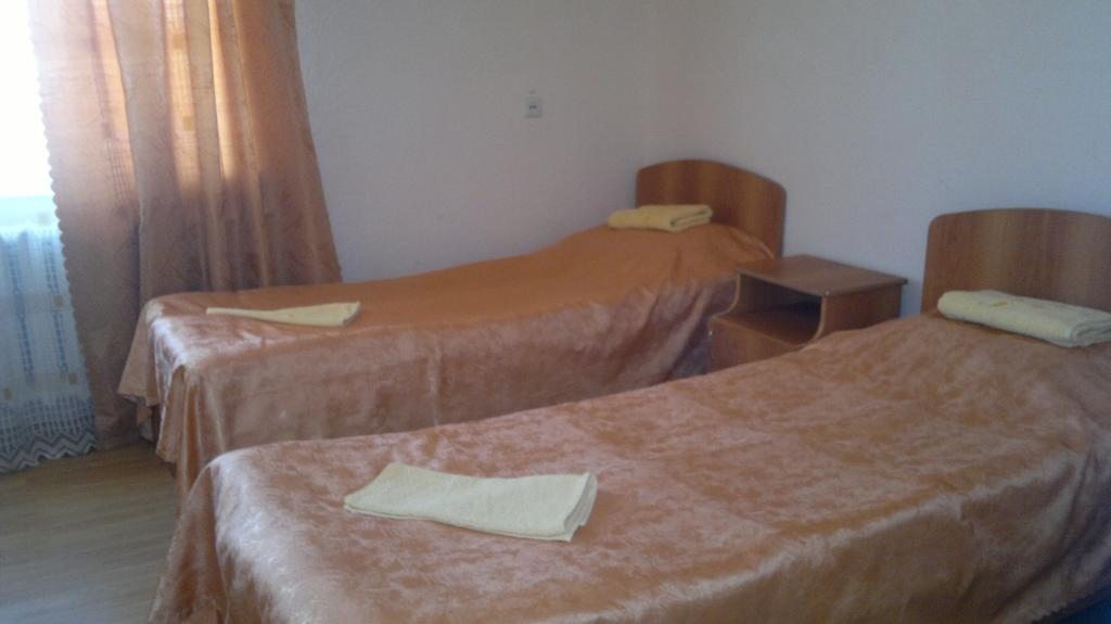 Двухместный (Бюджетный двухместный номер с 2 отдельными кроватями) отеля Уют, Усть-Лабинск