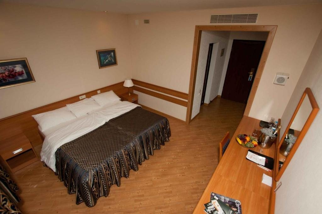 Двухместный (Стандартный двухместный номер с 1 кроватью) отеля Евгения, Радужный
