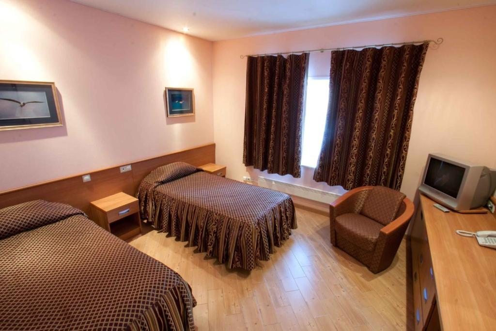 Двухместный (Стандартный двухместный номер с 2 отдельными кроватями) отеля Евгения, Радужный