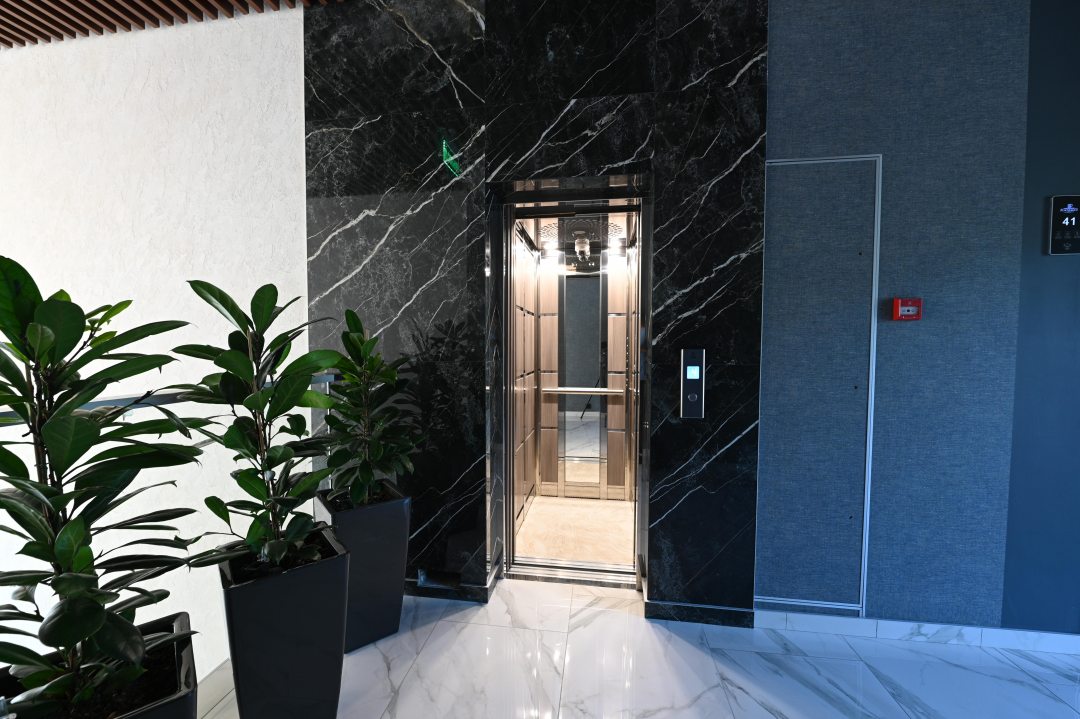 Лифт, Эко-отель Platonov