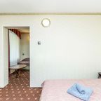 Двухместный (Стандарт (с двухспальной кроватью)), Гостиница Клен