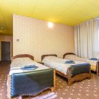 Трёхместный и более (Трехместный (с раздельными кроватями)), Гостиница Клен