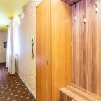 Трёхместный и более (Трехместный (с раздельными кроватями)), Гостиница Клен