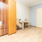 Четырехместный (Семейный (с одной двухспальной кроватью и диваном)), Гостиница Клен