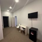 De Luxe (Комфорт+ (с одной двухспальной кроватью и диваном)), Гостиница Клен