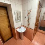 De Luxe (Комфорт+ (с одной двухспальной кроватью и диваном)), Гостиница Клен