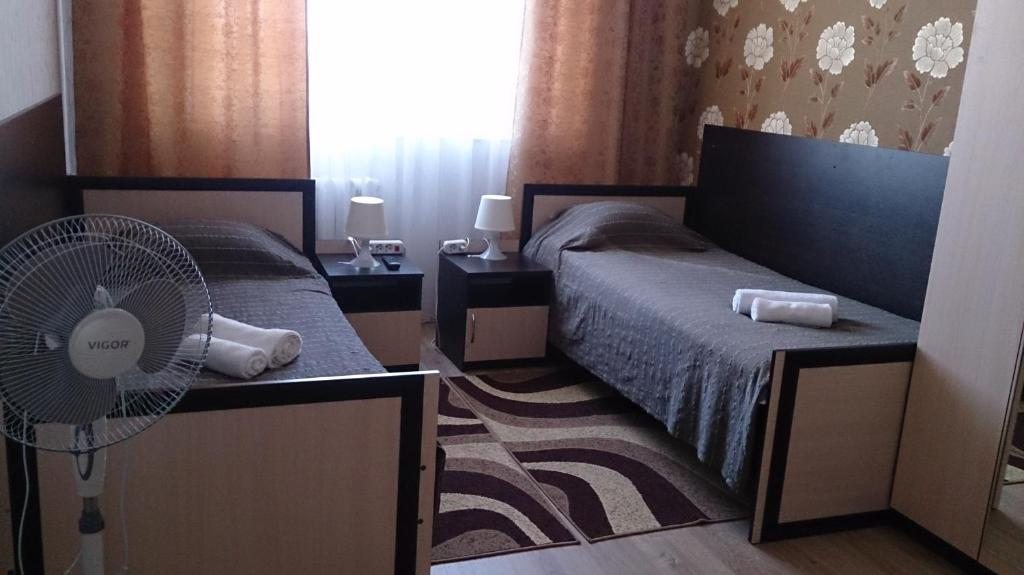 Двухместный (Двухместный номер с 2 отдельными кроватями и общим туалетом) гостиницы Юрматы, Салават