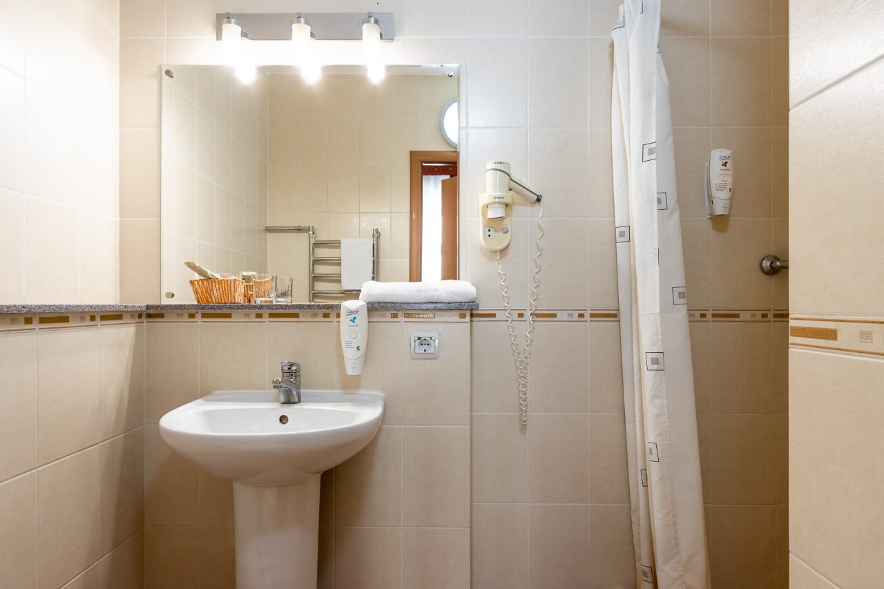 Одноместный (Одноместный номер Стандарт), Гостиница Golden Hotel