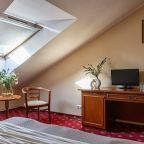 Двухместный (Улучшенный с мансардным окном), Гостиница Golden Hotel