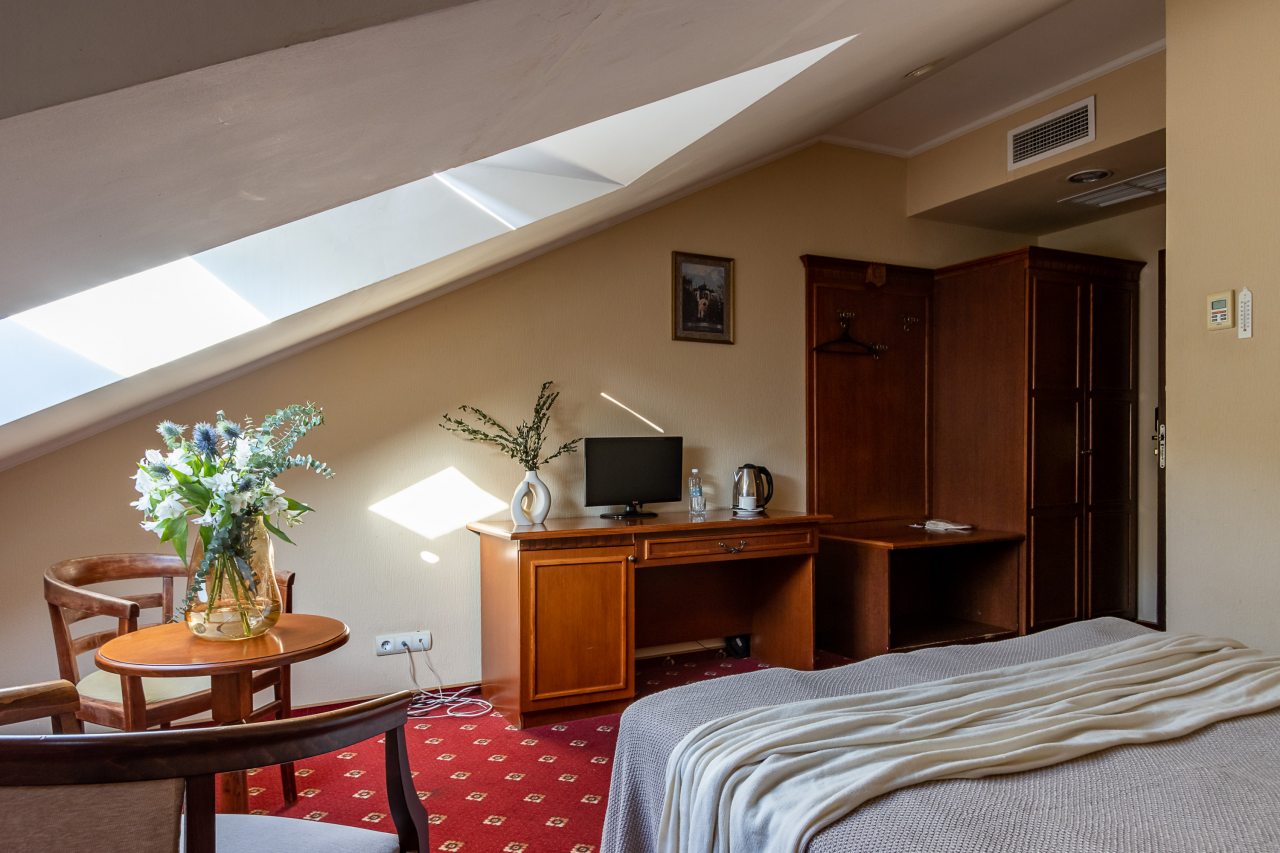Двухместный (Улучшенный с мансардным окном), Гостиница Golden Hotel
