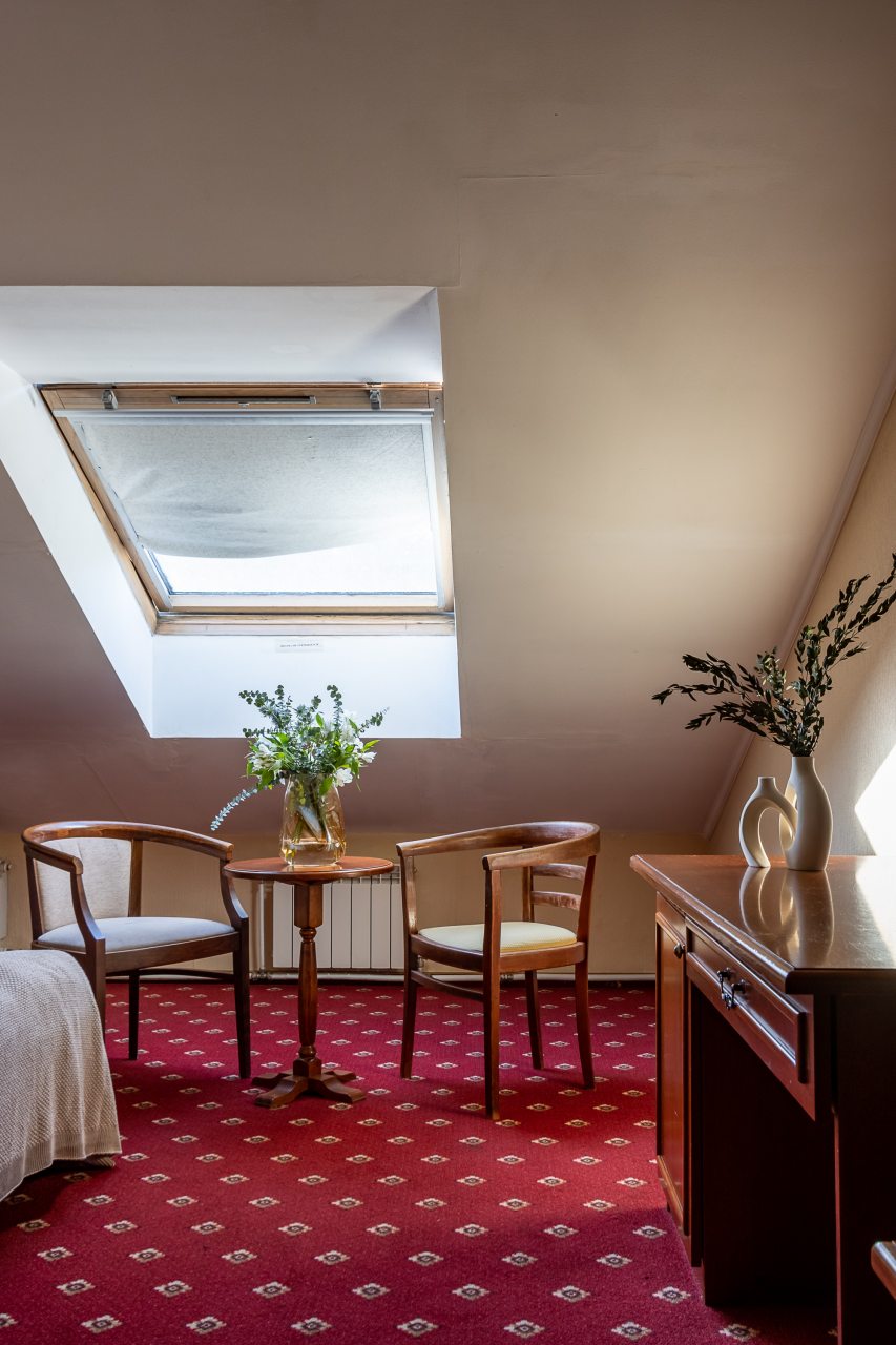 Двухместный (Улучшенный с мансардным окном), Гостиница Golden Hotel