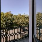 Полулюкс (Полулюкс), Гостиница Golden Hotel