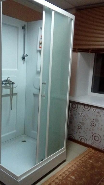 Семейный (Семейный номер с ванной комнатой) гостевого дома Надежда, Коряжма