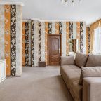 Люкс, Гостиница Прага