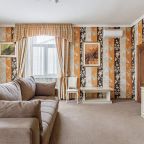 Люкс, Гостиница Прага