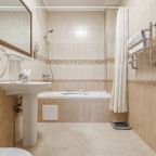 Люкс, Гостиница Прага