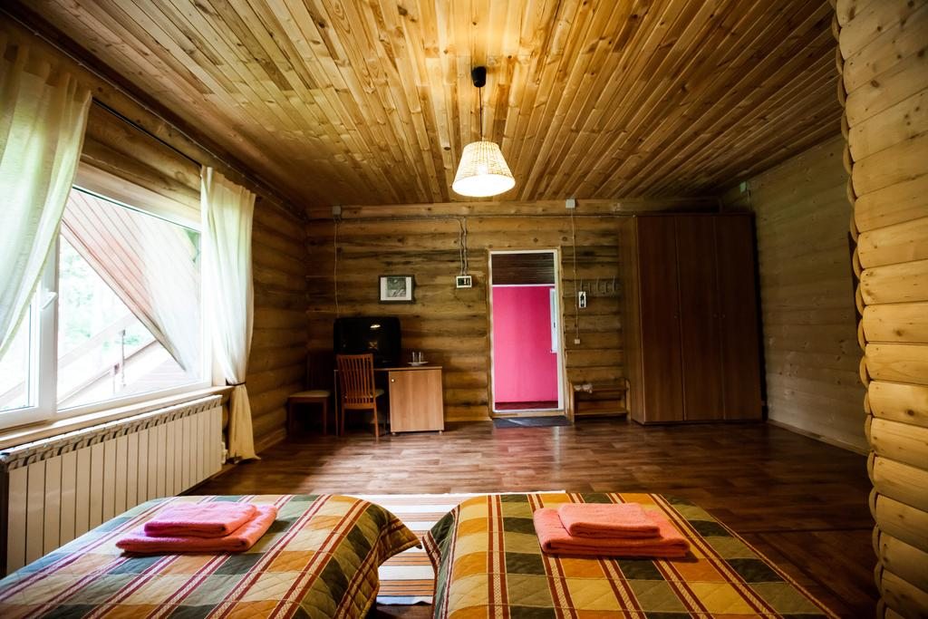 Двухместный (Двухместный номер с 1 кроватью - Деревянный коттедж.) гостиничного комплекса Абрамцево, Хотьково