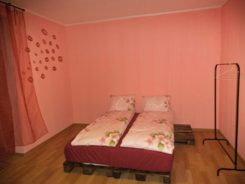 Двухместный (Бюджетный двухместный номер с 1 кроватью) гостевого дома Избушка, Инта