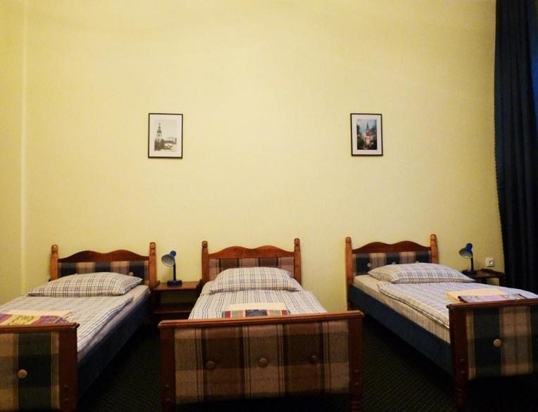 Трехместный (Бюджетный трехместный номер) отеля у Медведя, Черняховск