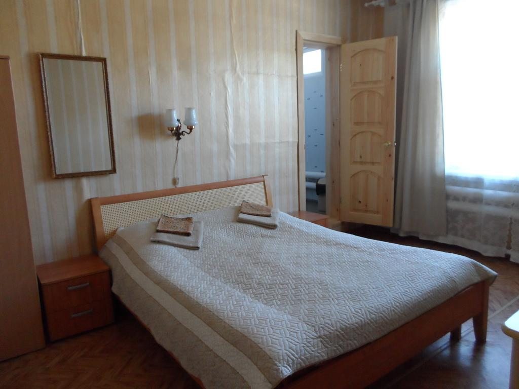 Двухместный (Классический двухместный номер с 1 кроватью и душем) гостевого дома Солнышко, Белозерск