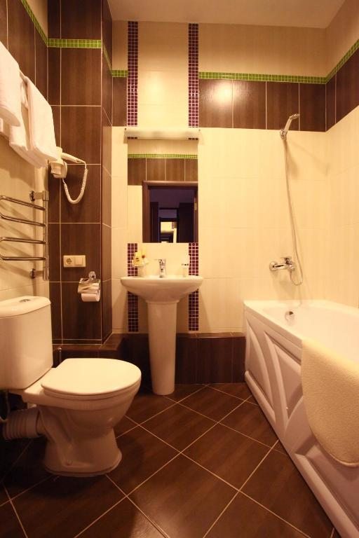 Двухместный (Двухместный номер с 2 отдельными кроватями и ванной комнатой) отеля Аврора, Щёкино