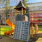 Детская площадка, Загородный отель Комарово