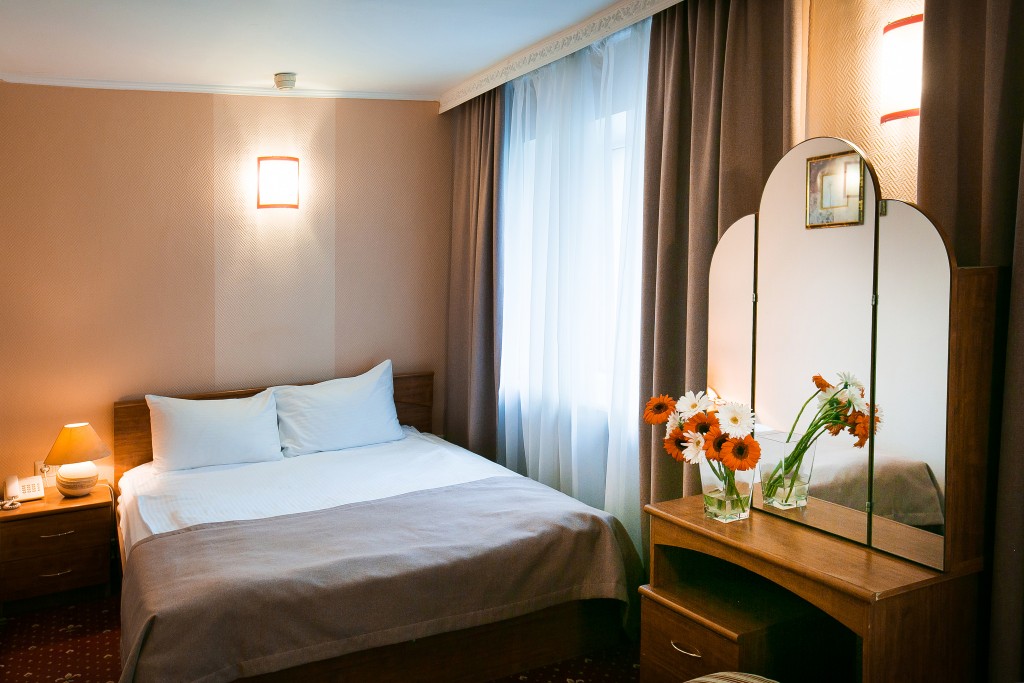 Двухместный (Стандартный двухместный номер с двуспальной кроватью) отеля Прикамье, Пермь