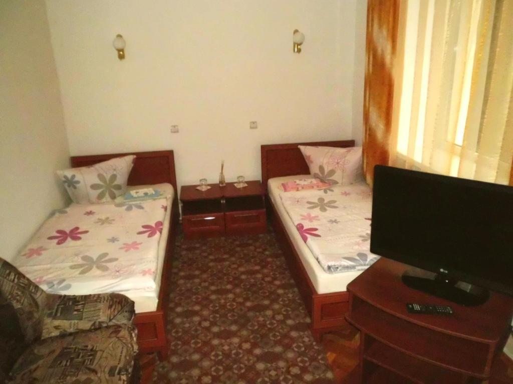 Двухместный (Двухместный номер «Комфорт» с 2 отдельными кроватями) гостиницы Дом Дружбы, Неман