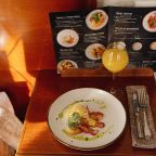 Завтрак в номер, Гостиница ПолиАрт