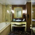 Двухместный (Стандартный номер с 2 кроватями - Для некурящих), Отель Crowne Plaza