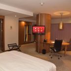 Двухместный (Улучшенный двухместный номер с 1 кроватью), Отель Crowne Plaza Istanbul Harbiye