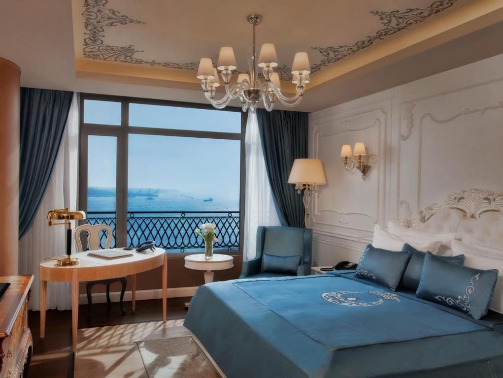 Двухместный (Улучшенный двухместный номер с видом на пролив Босфор) отеля CVK Park Bosphorus Istanbul, Стамбул