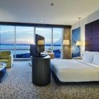 Сьюит (Полулюкс с кроватью размера «king-size», вид на море), Отель DoubleTree By Hilton Istanbul-Moda