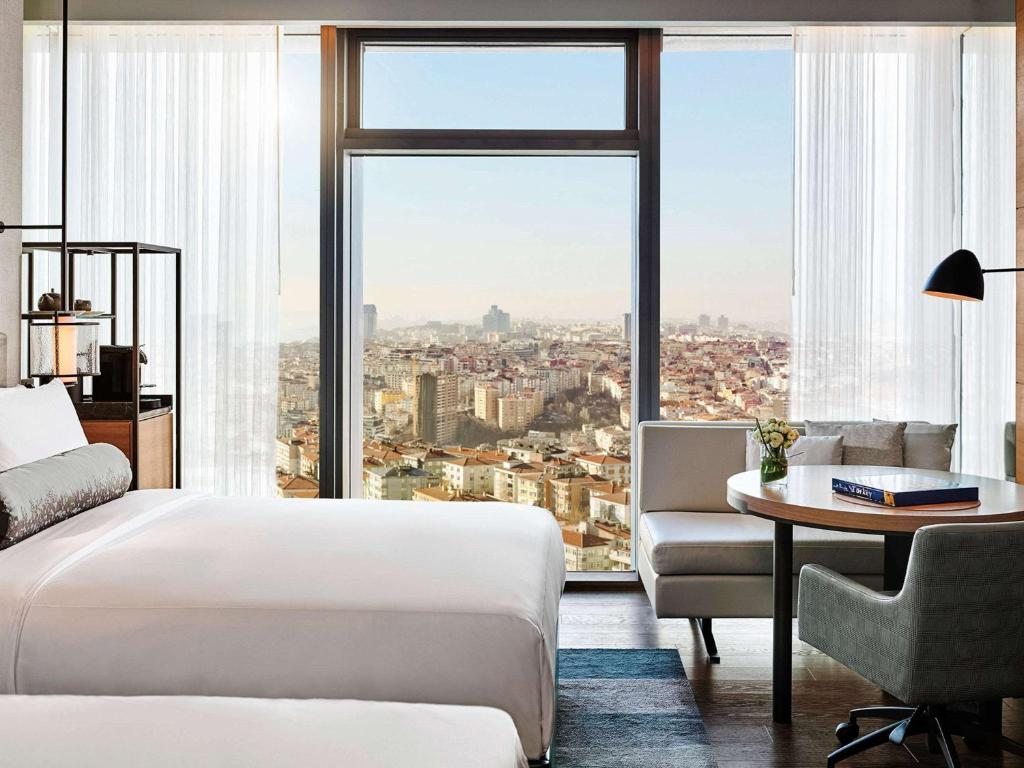 Двухместный (Номер Fairmont Skyline с 2 отдельными кроватями) отеля Fairmont Quasar Istanbul, Стамбул