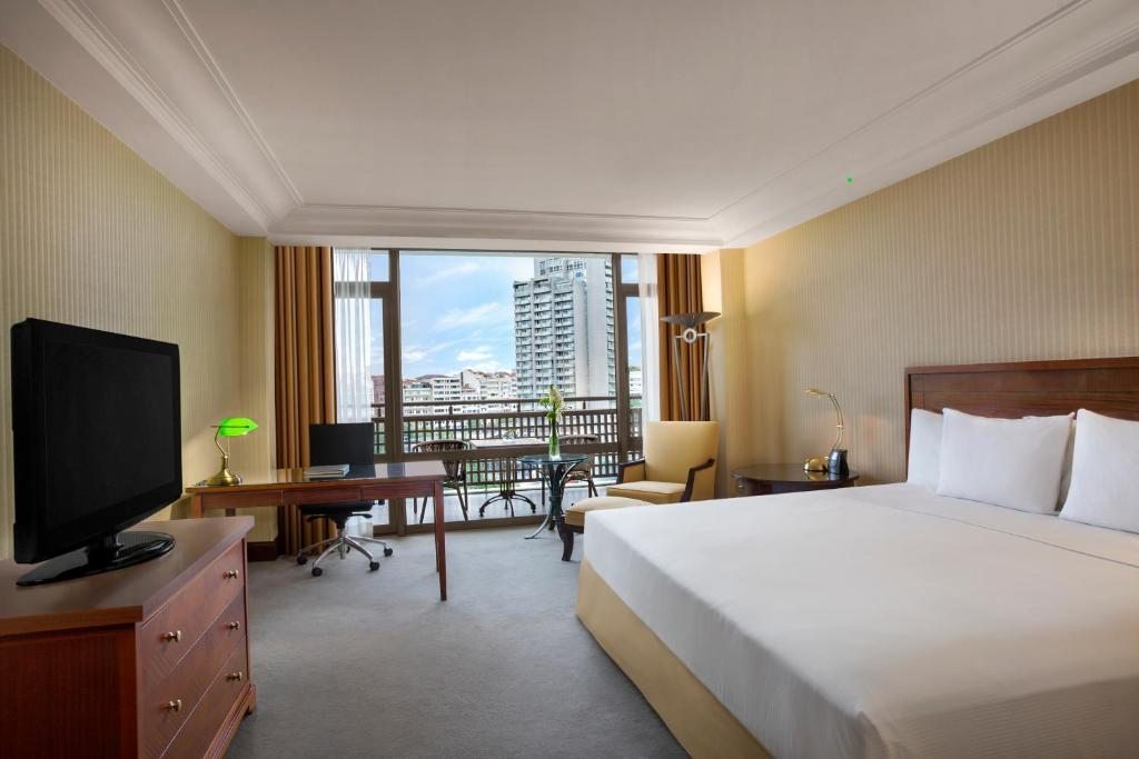 Двухместный (Представительский номер с кроватью размера «king-size», видом на город и доступом в представительский лаундж) отеля Hilton Istanbul Bosphorus, Стамбул