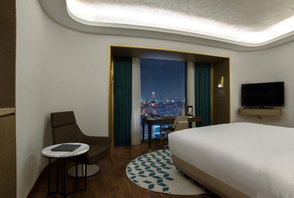 Двухместный (Представительский номер с кроватью размера «king-size» и правом посещения представительского лаунджа) отеля Hilton Istanbul Kozyatagi, Стамбул