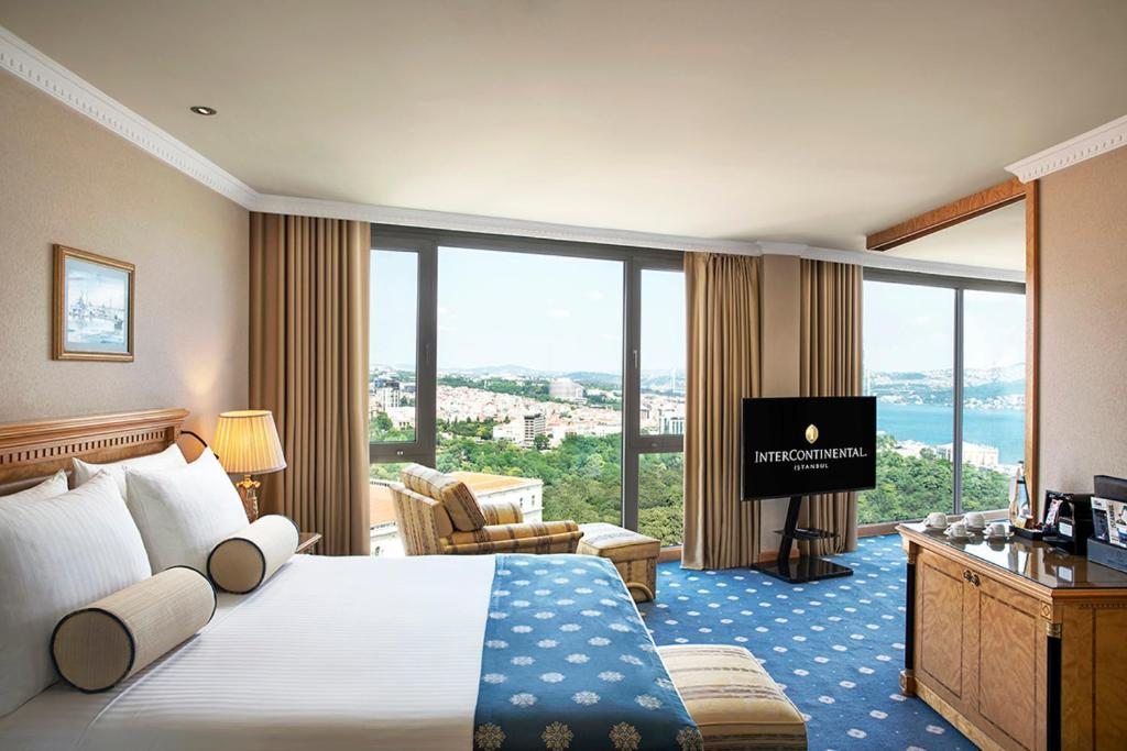Сьюит (Бизнес-люкс с видом на море) отеля InterContinental Istanbul, Стамбул