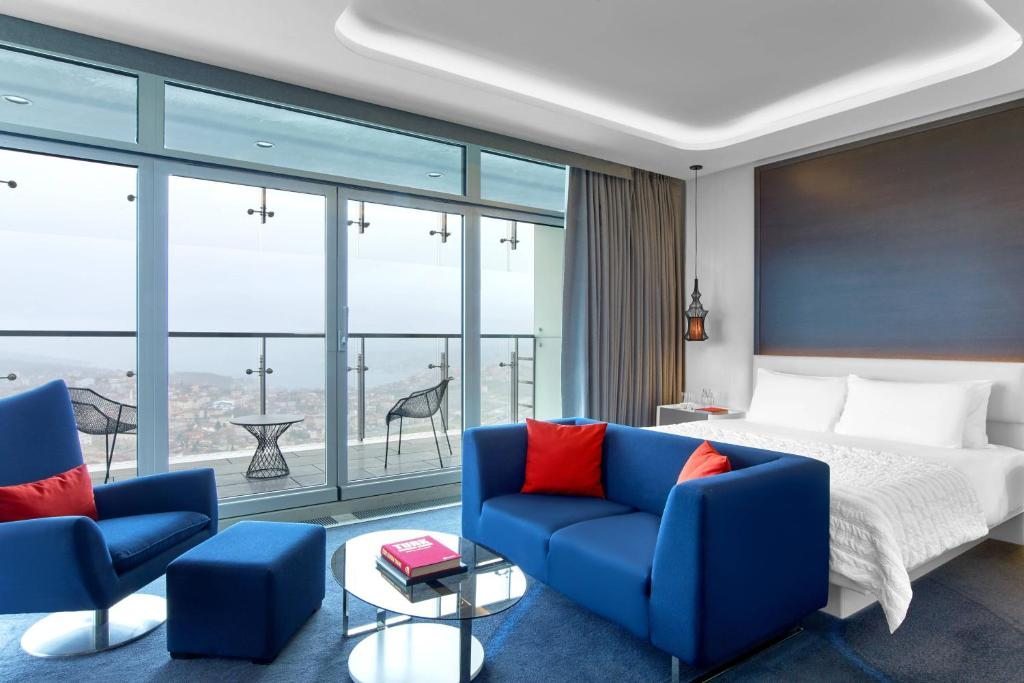 Двухместный (Представительский двухместный номер «Босфор» с 1 кроватью и правом посещения клубного лаунджа) отеля Le Meridien Istanbul Etiler, Стамбул
