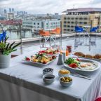 Семейный (Представительский улучшенный люкс с доступом в лаундж), Point Hotel Taksim