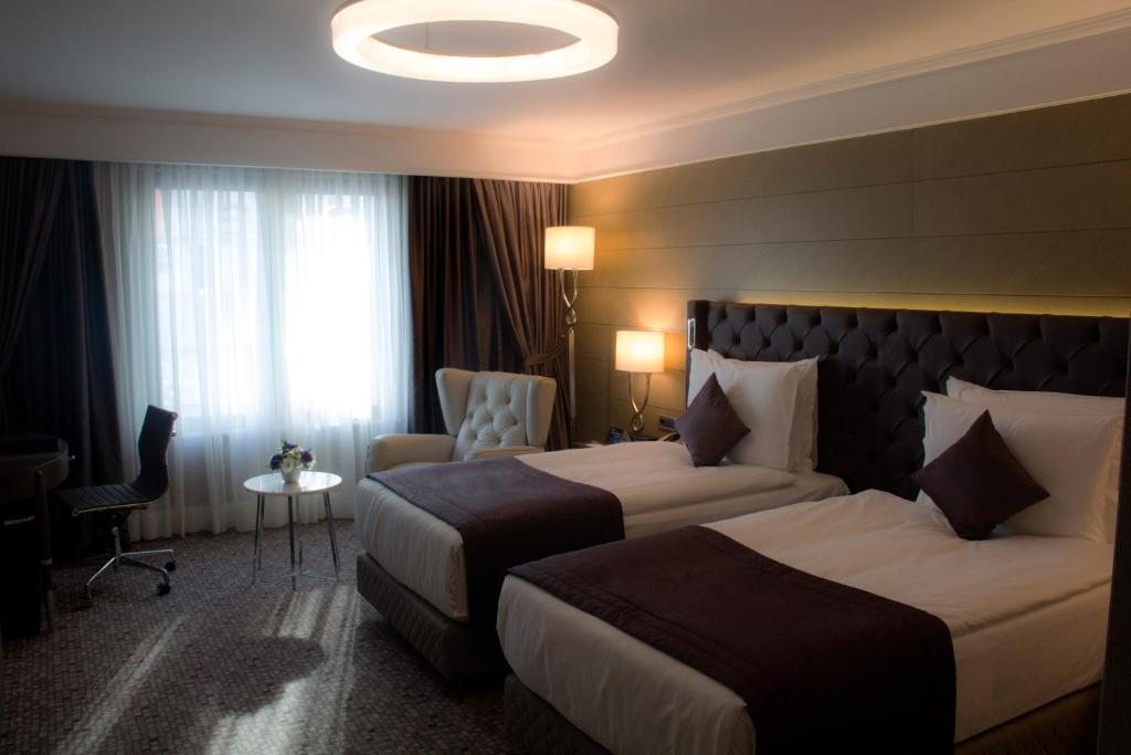 Двухместный (Представительский номер с доступом в лаунж) отеля Radisson Blu Hotel Istanbul Sisli, Стамбул