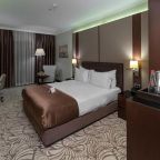 Двухместный (Номер с кроватью размера «queen-size» - Для курящих), Ramada Hotel&Suites Istanbul Merter