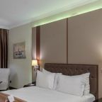 Двухместный (Номер с кроватью размера «queen-size» - Для курящих), Ramada Hotel&Suites Istanbul Merter