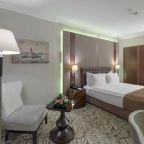 Двухместный (Номер с кроватью размера «queen-size» - Для курящих), Ramada Hotel&Suites Istanbul Merter