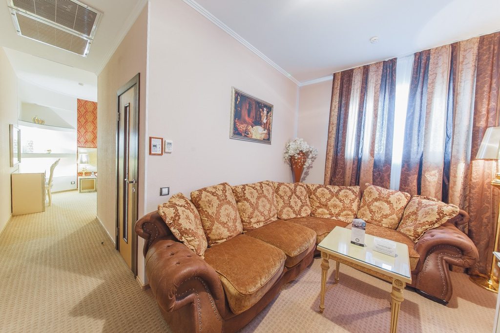 Полулюкс (Family Suite) гостиницы Меротель, Краснодар