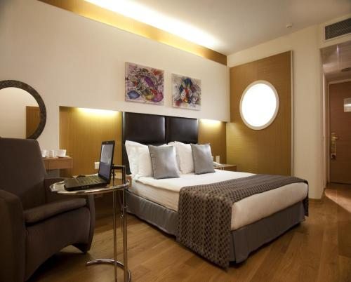 Двухместный (Двухместный номер бизнес-класса с 1 кроватью, посещение бизнес-лаунджа) отеля Surmeli Istanbul, Стамбул