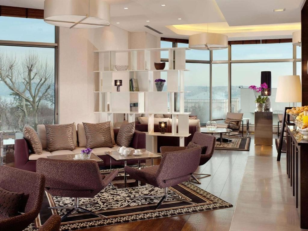 Апартаменты (Угловой номер Residence с 3 спальнями и видом на Босфор) отеля Swissotel The Bosphorus Istanbul, Стамбул