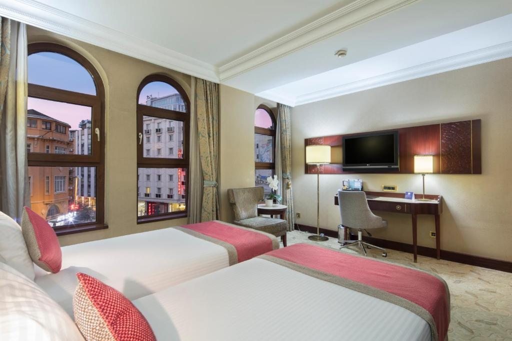 Двухместный (Клубный номер с кроватью размера «king-size» и правом посещения Клубного лаунджа) отеля Wyndham Istanbul Old City, Стамбул