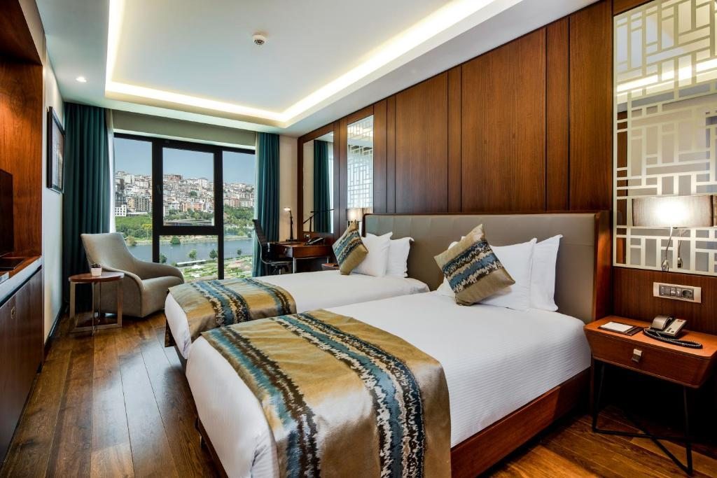 Двухместный (Двухместный номер Делюкс с 2 отдельными кроватями и видом на море) отеля Clarion Hotel Golden Horn, Стамбул