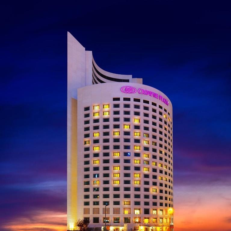 Отель Crowne Plaza Istanbul Oryapark, Стамбул